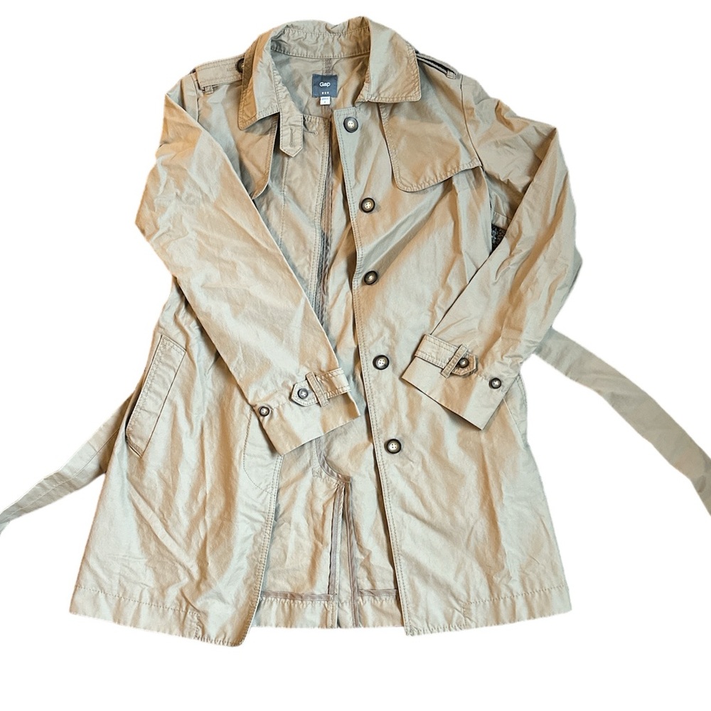 Women’s trench raincoat